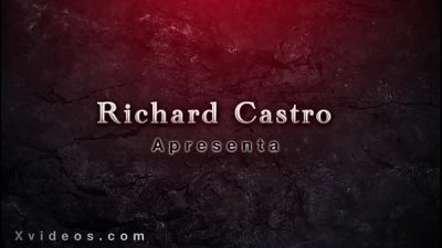 “Humilhando o corno” deixei a casada toda aberta e fiz o corno lamber meu esperma completo no red e sheer exclusivo